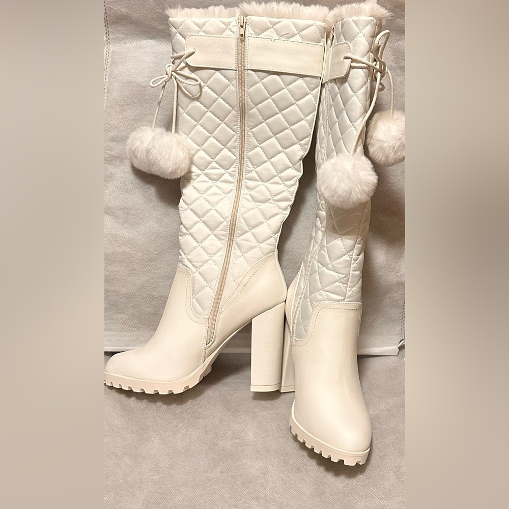Chic White Quilted Women's Winter Boots - Picture 2 of 7